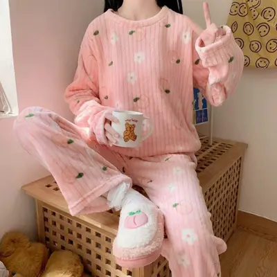 상하 세트 긴팔 긴바지 겨울 용 부들이 극세사 잠옷/홈웨어 대표 이미지