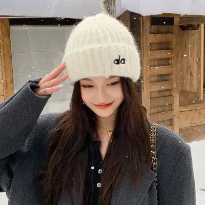 겨울 알파카터치 골지 니트 비니 자수포인트 3개 묶음 대표 이미지