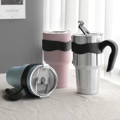 편리한 손잡이 일리아나 스텐 텀블러 900ml 대표 이미지