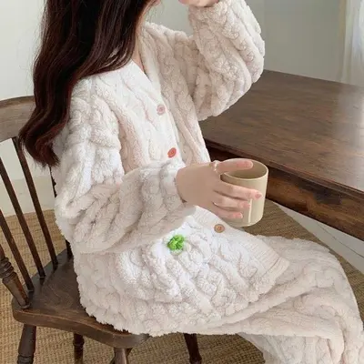 상하 세트 가디건 형 극세사 홈웨어 여성 잠옷/홈웨어 대표 이미지