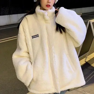 귀여운 여성 겨울 뽀글이 오버핏 후리스 점퍼 아우터 대표 이미지