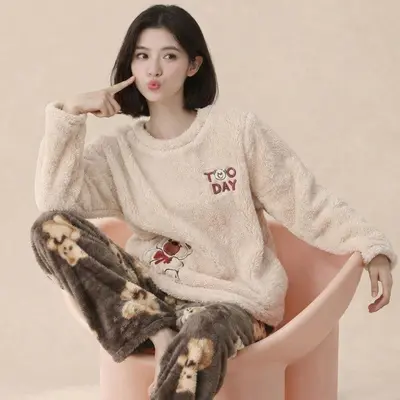 여성 집에서입는 옷 긴팔 극세사 캐릭터 잠옷 잠옷/홈웨어 대표 이미지