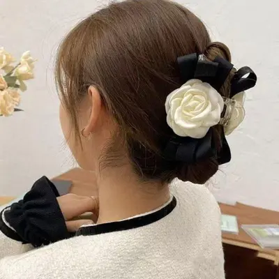 여성 올림 머리 예쁜 왕 꽃 집게 핀 헤어 헤어집게핀 대표 이미지