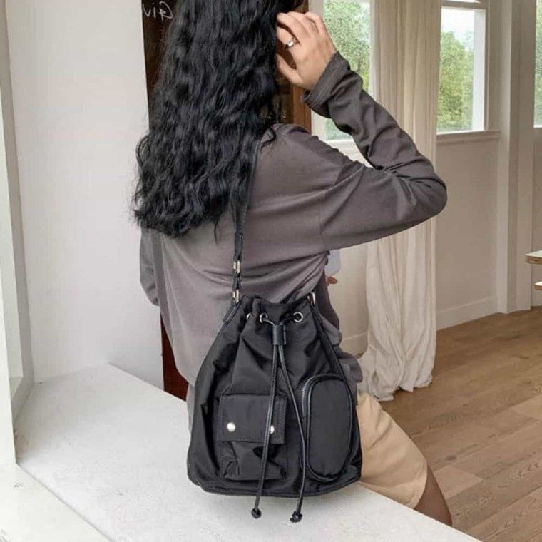 복주머니 스트링 나일론 버킷백 투웨이 여성숄더백 대표 이미지
